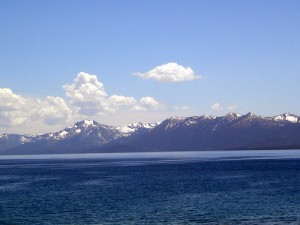 apartments in nevada: lake